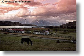 images/LatinAmerica/Patagonia/EstanciaLazo/estancia-lazo-sunset-1.jpg