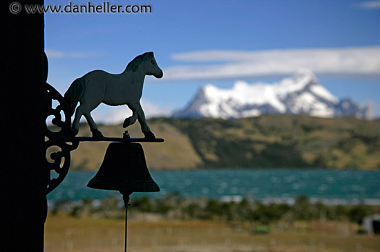 horse-bell-lamp-1.jpg