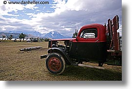 images/LatinAmerica/Patagonia/EstanciaLazo/old-red-truck.jpg