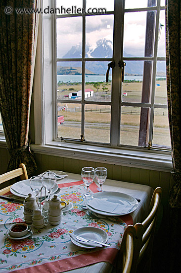 table-n-window-1.jpg