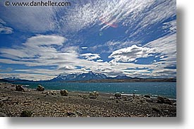 images/LatinAmerica/Patagonia/LagoViedma/beach-boulders-1.jpg