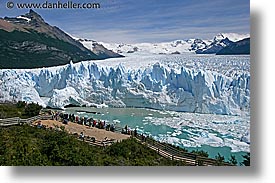 images/LatinAmerica/Patagonia/MorenoGlacier/GlacierViewing/glacier-viewing-6.jpg