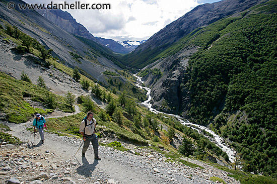 rvr-gorge-hiking-4c.jpg