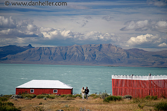 alec-n-cindy-red-barn.jpg