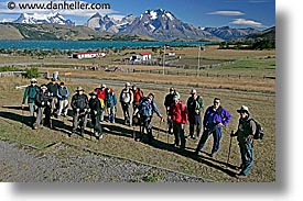 images/LatinAmerica/Patagonia/WtPeople/Group/estancia-lazo-group-shot.jpg