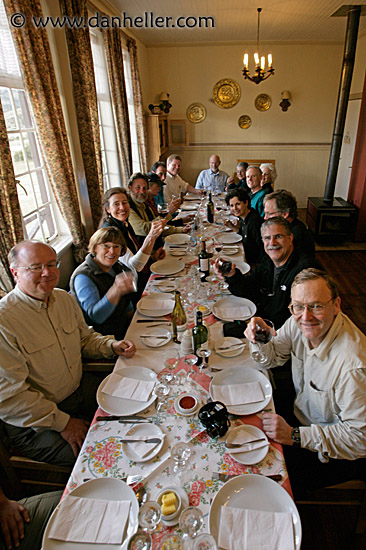 group-dinner-4.jpg