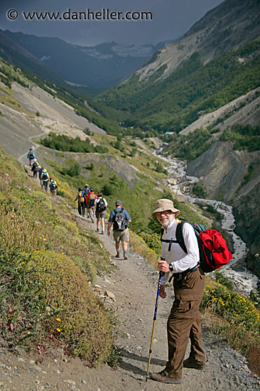 rvr-gorge-hiking-2.jpg