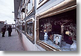 capital of peru, cemeteries, cities, cityscapes, cuzco, horizontal, latin america, peru, peruvian capital, towns, photograph