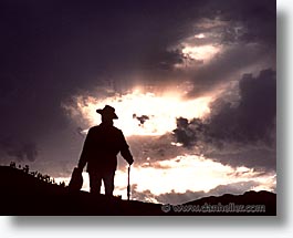 images/LatinAmerica/Peru/Titicaca/LakeView/hiker-silhouette.jpg