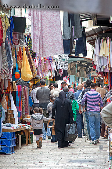 muslim-pedestrians-n-hanging-clothes.jpg