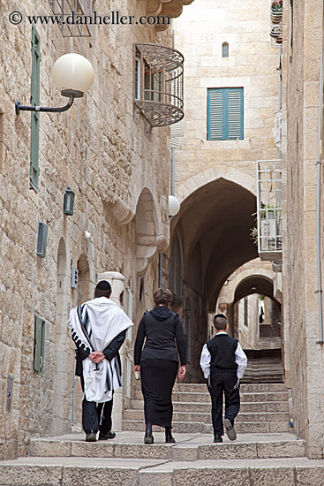 jewish-family-walking-up-stairs.jpg