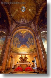 images/MiddleEast/Israel/Jerusalem/ReligiousSites/Gethsemane/cathedral-altar-n-domes-1.jpg