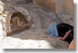 images/MiddleEast/Israel/Jerusalem/ReligiousSites/Gethsemane/kissing-jesus-rock-1.jpg