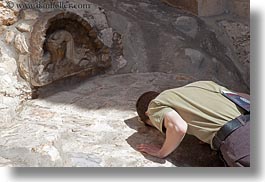 images/MiddleEast/Israel/Jerusalem/ReligiousSites/Gethsemane/kissing-jesus-rock-2.jpg