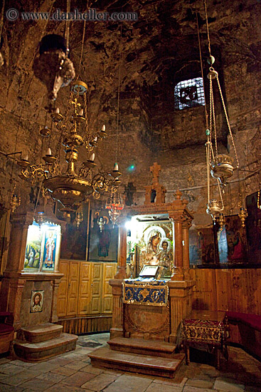 mary-shrine-n-hanging-lamps.jpg