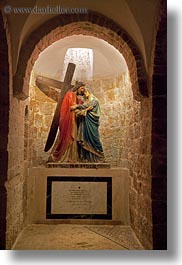 images/MiddleEast/Israel/Jerusalem/ReligiousSites/Misc/jesus-carrying-cross-fifth-station-2.jpg