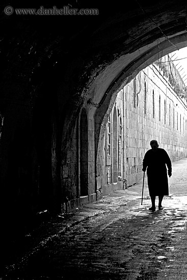 people-walking-n-tunnel-2-bw.jpg