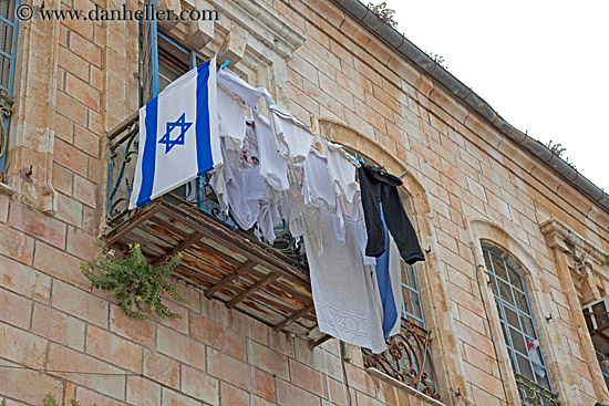 israel-flag-n-window-2.jpg