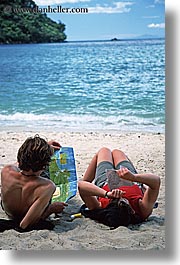 images/NewZealand/AbelTasman/beach-couple.jpg