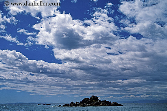 rocky-island-n-sky.jpg