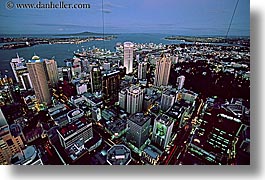 images/NewZealand/Auckland/nite-skyline-2.jpg