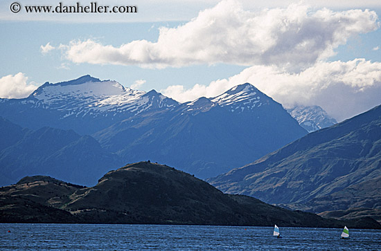 boat-in-lake-2.jpg