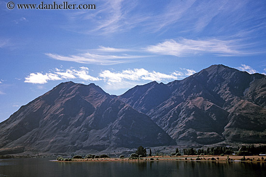 lake-wanaka-n-mtns-5.jpg