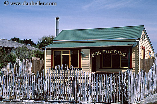 hokitika-revell-str-cottage.jpg