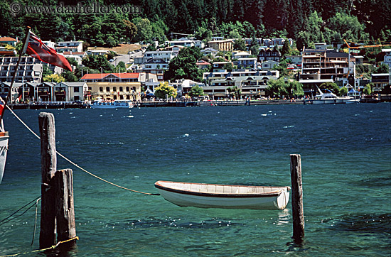 queenstown-harbor-boats-07.jpg