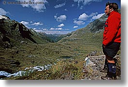images/NewZealand/Routeburn/hikers-n-scenic-04.jpg