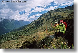 images/NewZealand/Routeburn/hikers-n-scenic-06.jpg