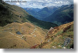 images/NewZealand/Routeburn/hikers-n-scenic-08.jpg