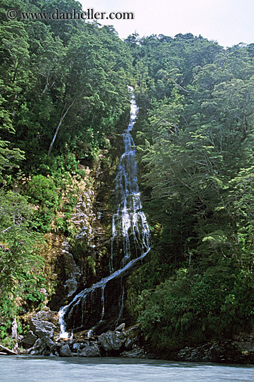 waterfall-hiking-18.jpg