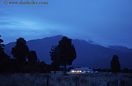 dusk-house-01.jpg