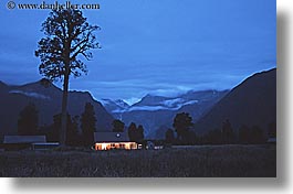 images/NewZealand/Scenics/dusk-house-02.jpg