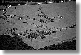 images/NewZealand/SouthernAlps/aerials-river-bw.jpg