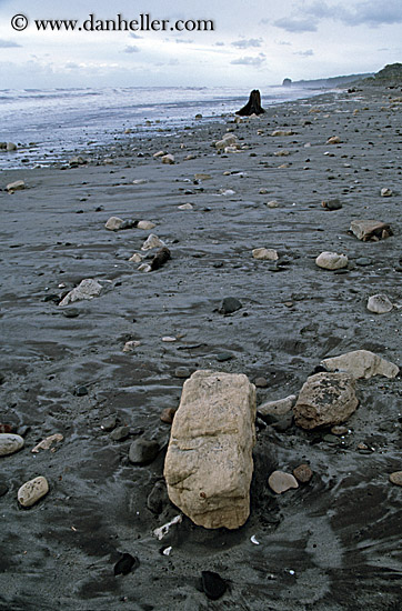 rocks-on-beach-1.jpg