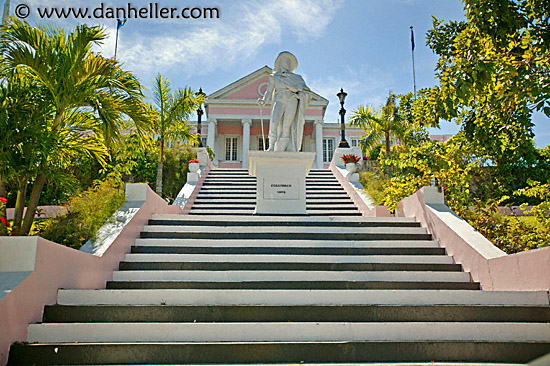 columbus-statue-steps.jpg