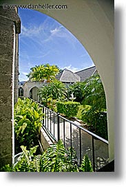 images/Tropics/Bahamas/Nassau/Misc/nassau-church-grounds-1.jpg