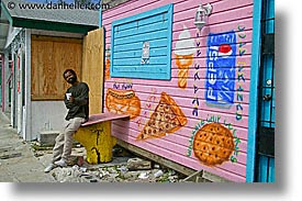 images/Tropics/Bahamas/Nassau/People/man-n-mural-1.jpg