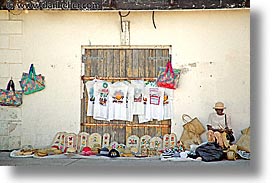 images/Tropics/Bahamas/Nassau/People/selling-trinkets.jpg