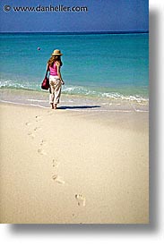 images/Tropics/Bahamas/Nassau/Sandals/DanJill/jill-on-beach-1.jpg