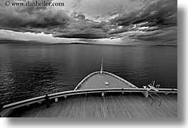 images/UnitedStates/Alaska/CruiseShip/People/person-on-deck-02.jpg