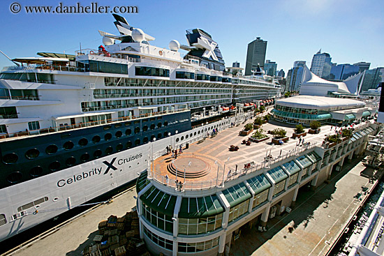 cruise-ship-in-port-1.jpg