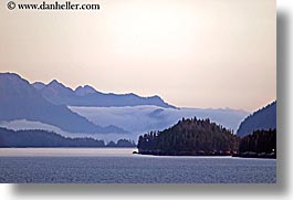 images/UnitedStates/Alaska/Fog/mountain-fog-n-water-09.jpg