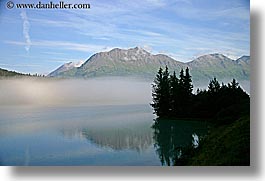 images/UnitedStates/Alaska/Fog/mountain-fog-n-water-17.jpg