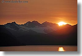 images/UnitedStates/Alaska/SunOcean/water-mtns-sunset-4.jpg