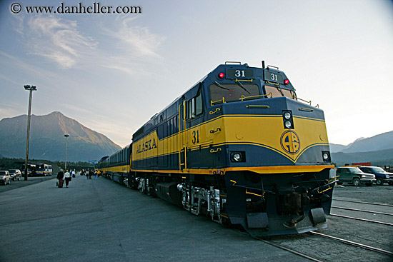 alaska-train-1.jpg