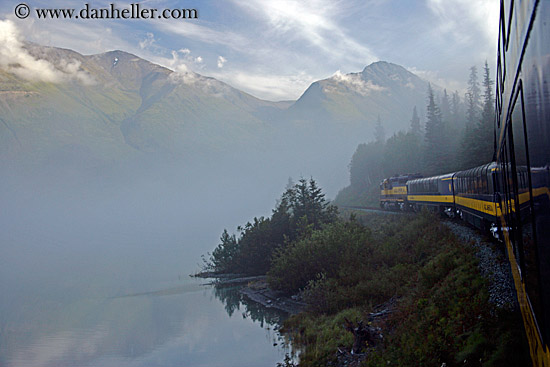 train-in-fog-4.jpg