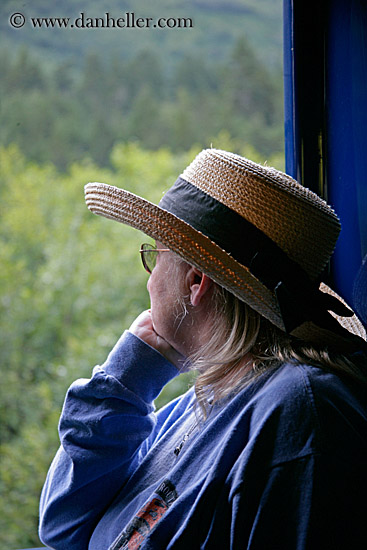 woman-in-hat.jpg